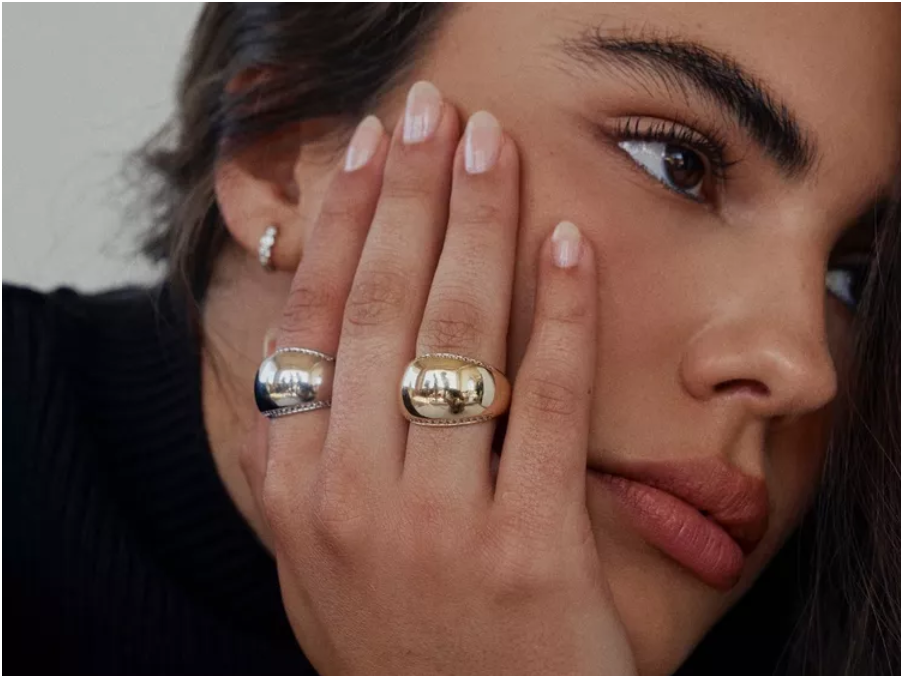 Die richtigen Farben wählen: Schnell die passenden Metall- und Edelsteinfarben finden